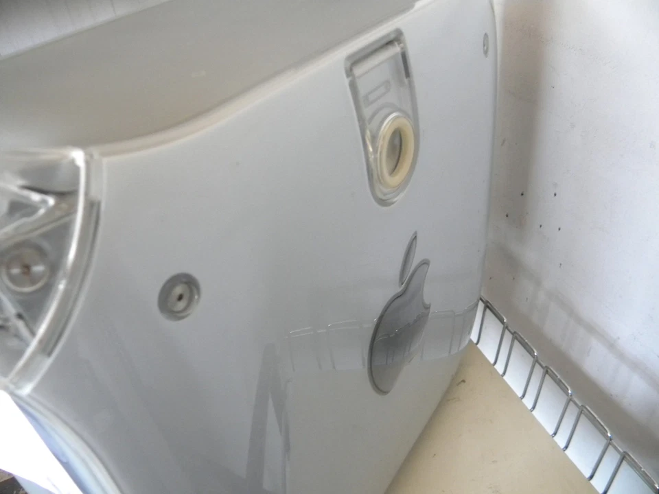 Apple PowerMac G4 M8493-tested (1 bad ide HDD connection) 933MHz 1.25GB 160GB - Image 3 of 4