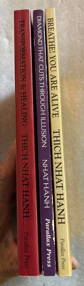 23 Books by THICH NHAT HANH : Heart Of Buddha’s PEACE IS EVERY STEP Blooming Foto 3 de 3