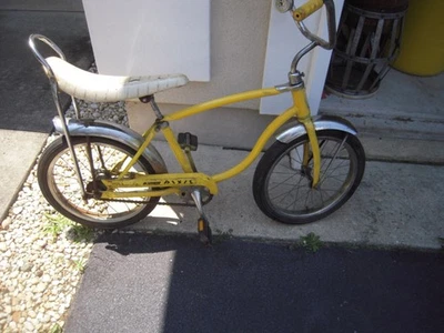 Vintage Schwinn Stingray Bike In Collectible Complete Bikes for