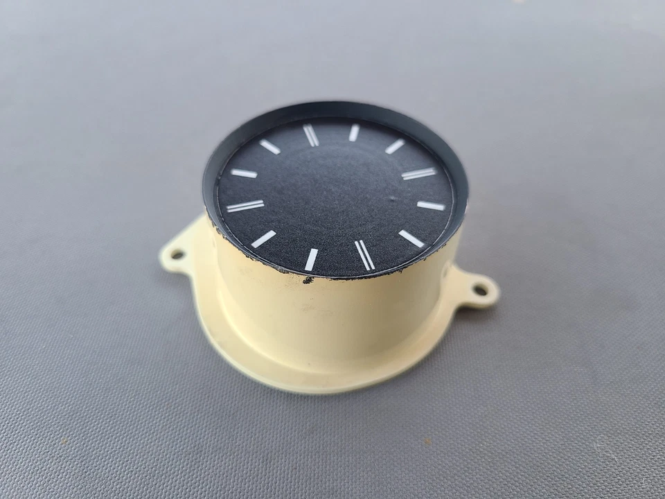 Reloj Plymouth 1963 Belvedere Fury Savoy en blanco Foto 2 de 3