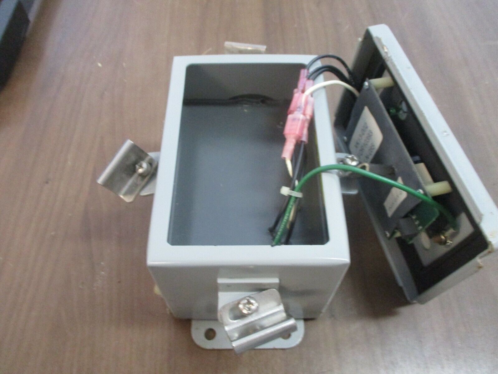 Innovative Technology The IT Protector P-Plus Surge Suppressor P-3Y 120/208A+C