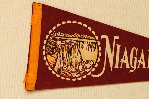 Niagara Falls New York Vintage Souvenir Felt Travel Pennant Flag - Picture 2 of 4