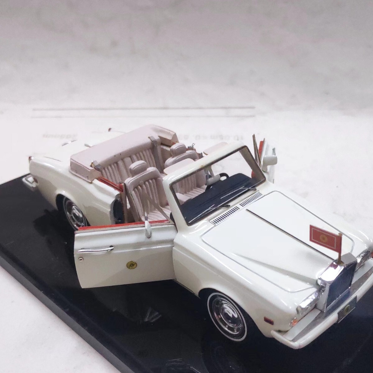1/43 Rolls Royce corniche Japan Emperor`s Version white