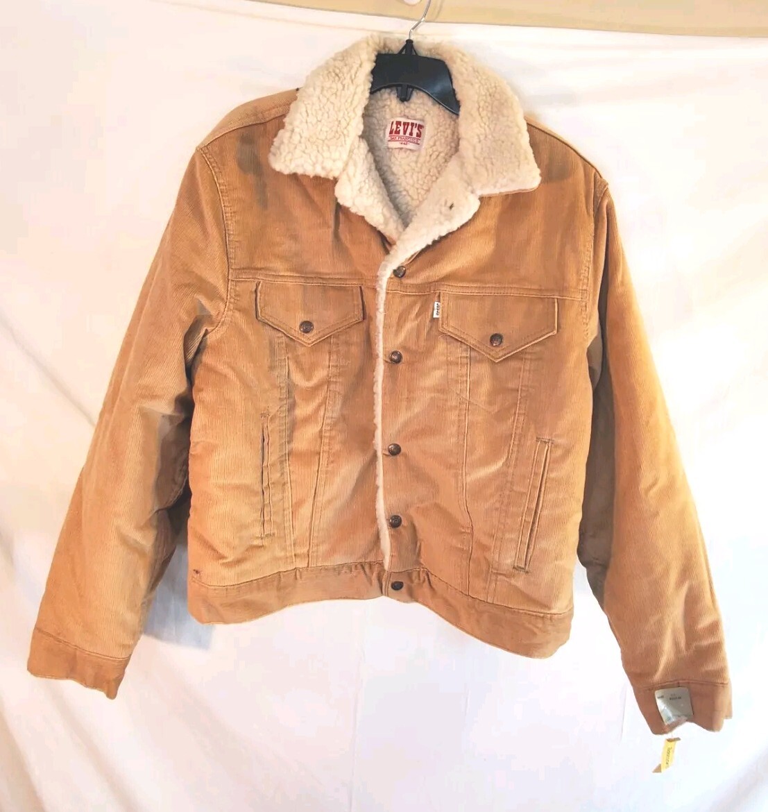 Vintage 1980s LEVI'S Men's Size 44 Tan Trucker Corduroy Vintage 1980s LEVI'S Men's Size 44 Tan Trucker Corduroy
