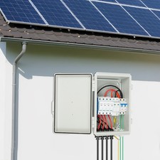 Solar Combiner Box PV Combiner Circuit Breaker 63A For Solar Panel Kit 4 String