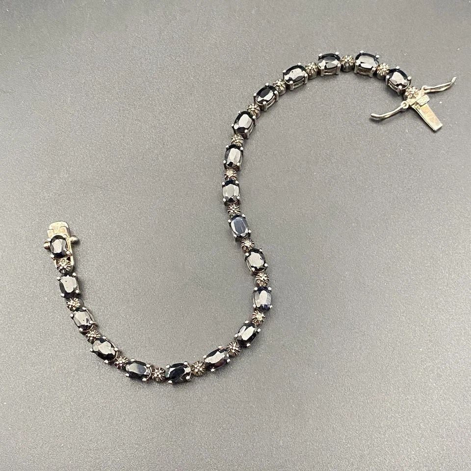 Brazalete Tenis Imitación Zafiro Acento Diamante Tono Plata 7.5" Cierres de Seguridad De Colección Foto 4 de 4