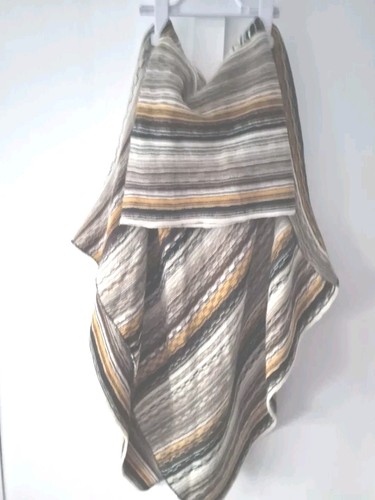 Woman's Rollover Neck Winter Cape - Picture 10 of 11