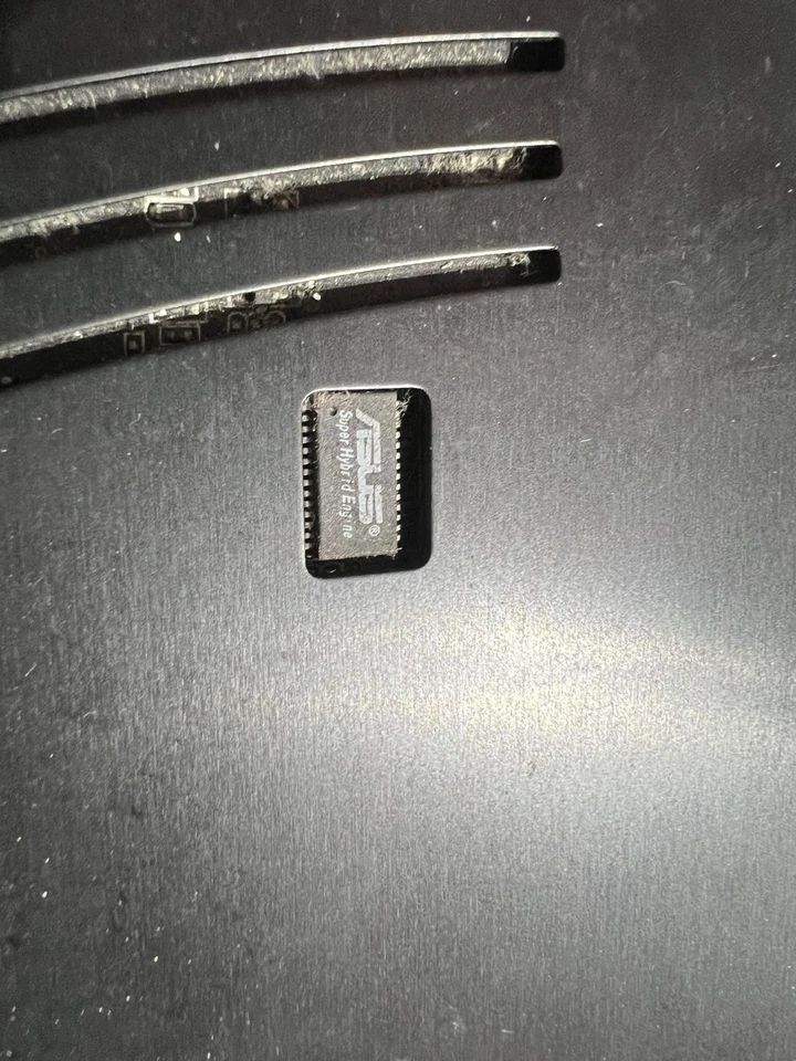 ASUS ROG Matrix HD 5870 Platinum 2GB Overclocking Graphics Card - Image 4 of 4