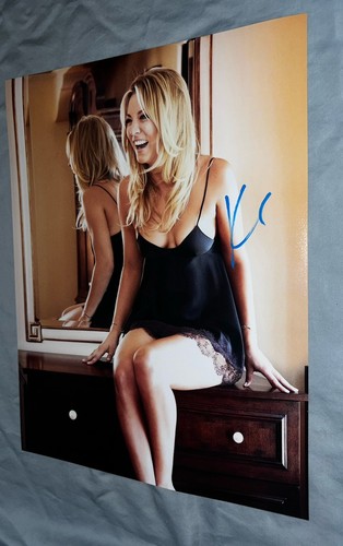Kaley Cuoco Signed 11x14 Photo Big Bang Theory
