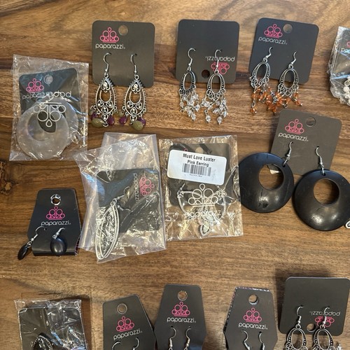 Lote de Pendientes Joyería Paparazzi, 35 Pares, Nuevos con Etiquetas/Bolsas, Accesorios de Disfraz - Imagen 3 de 6