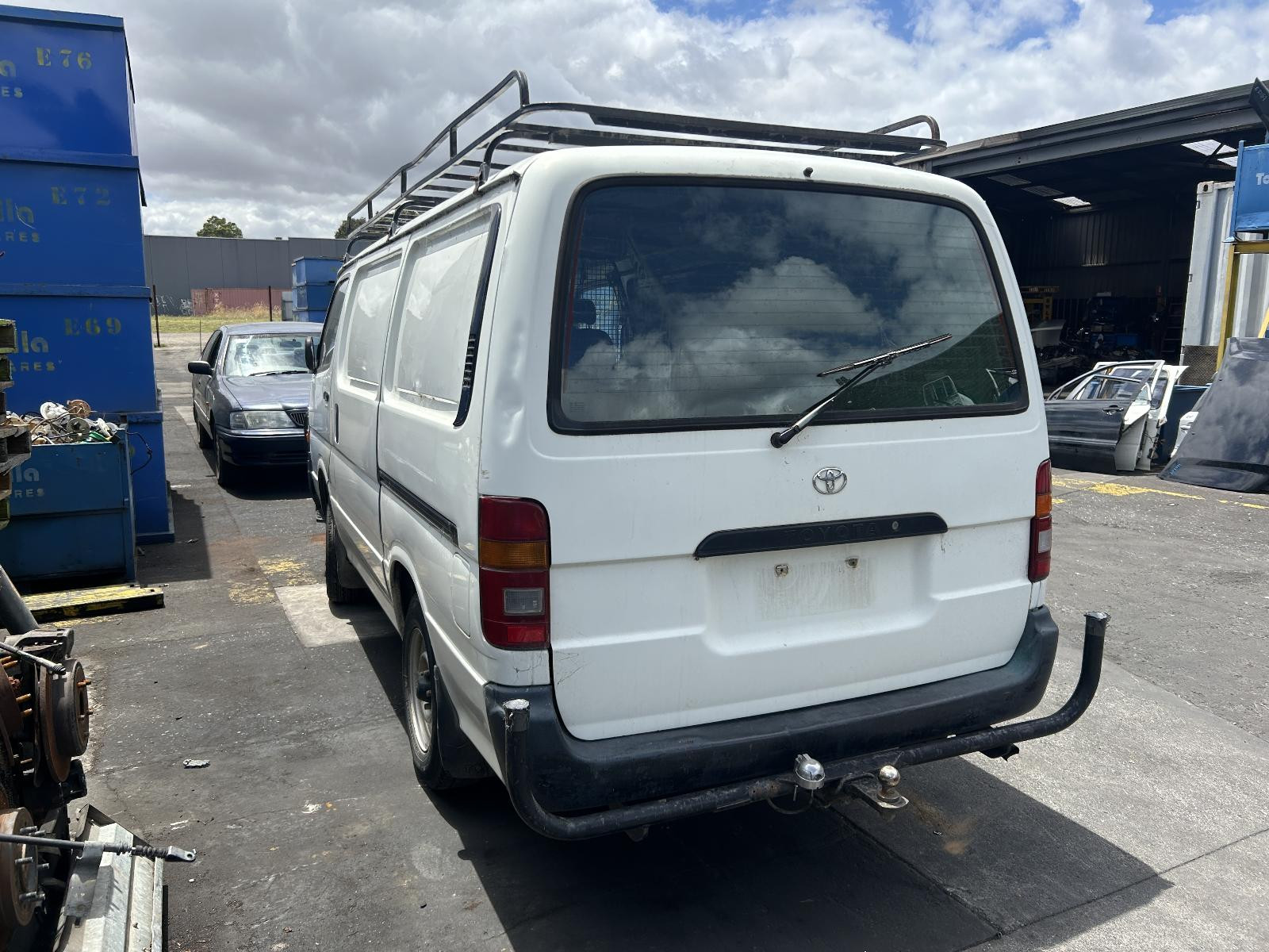 Toyota Hiace Left Front Outer Door Handle RZH103 11/1989-12/2004 - thumbnail 4