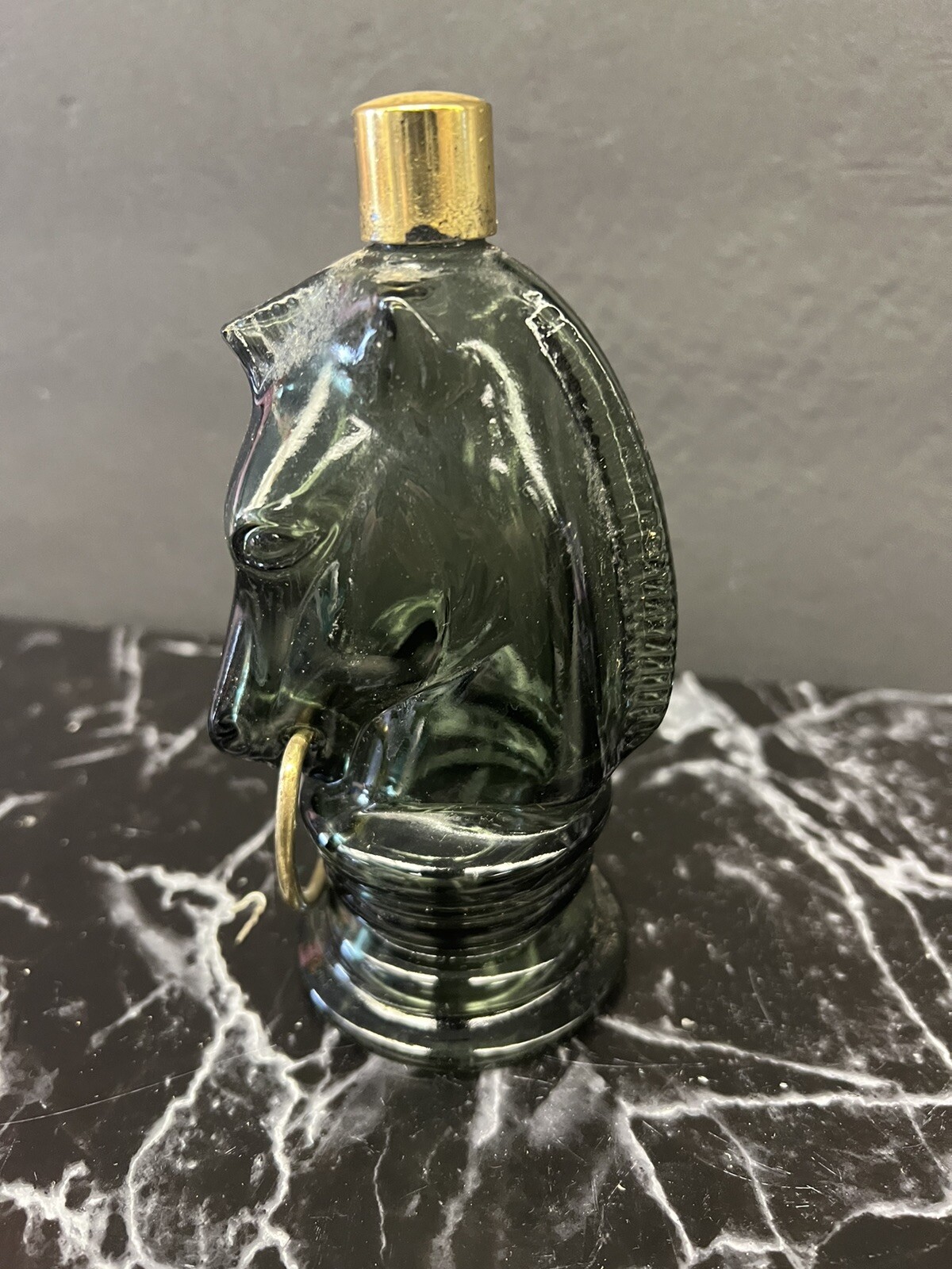 avon-smocked-glass-knight-horse-chess-piece-cologne-decanter-ebay