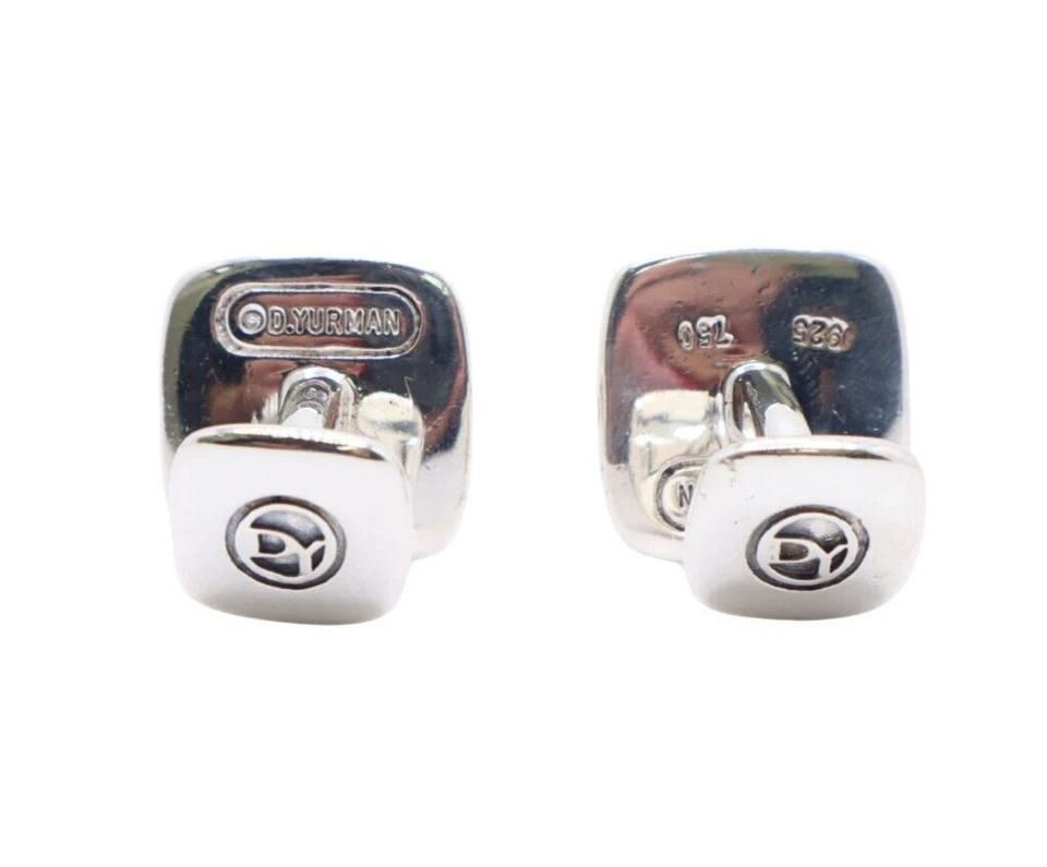 Gemelos David Yurman de oro amarillo de 18 quilates y plata de ley 925 con logotipo de esmalte negro Foto 3 de 4