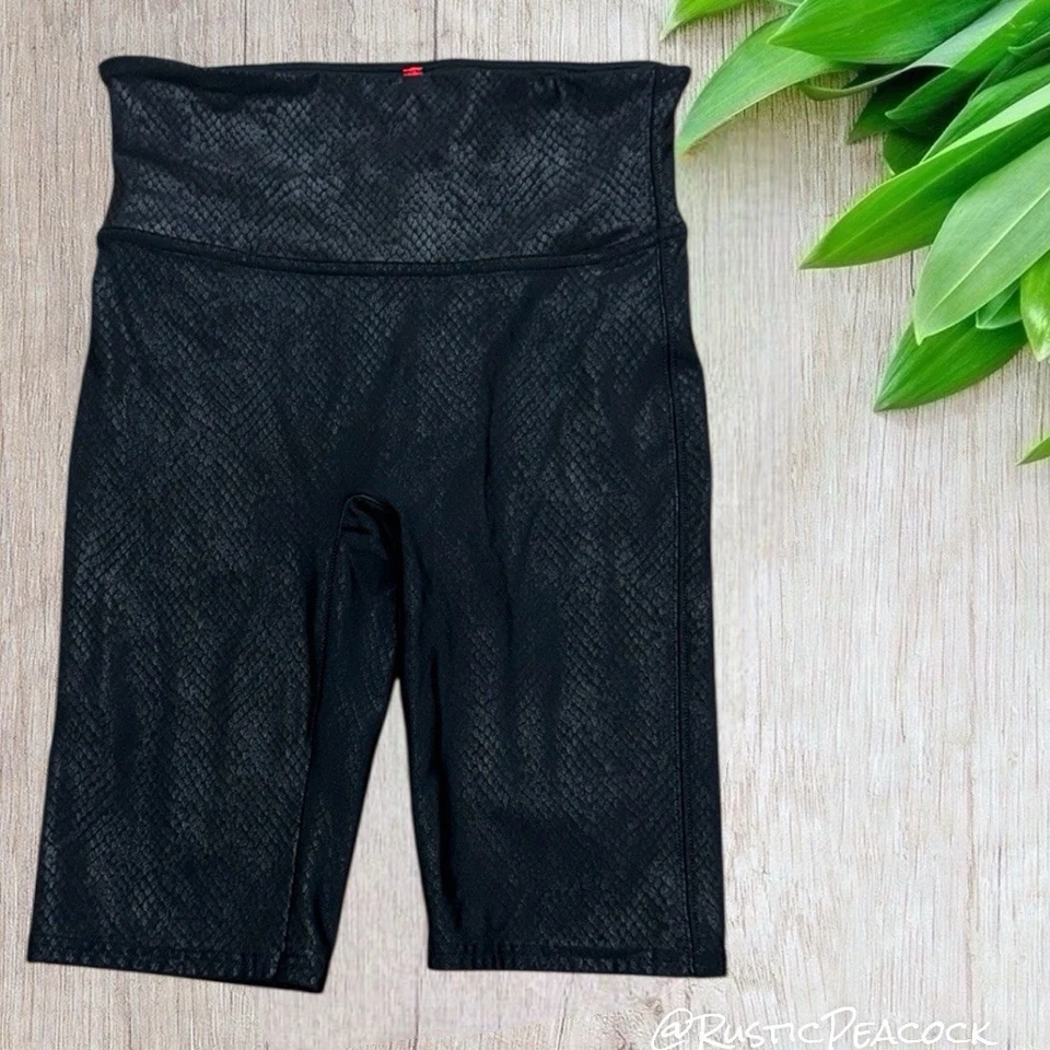 Pantalones Cortos de Bicicleta Spanx Para Mujer Pequeños Negros Patrón de Piel de Serpiente Elásticos Ejercicio Gimnasio Foto 4 de 4