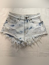 Bullhead Denim Co Mom Short Women Sz 1 Acid Wash Distressed Frayed Denim Shorts