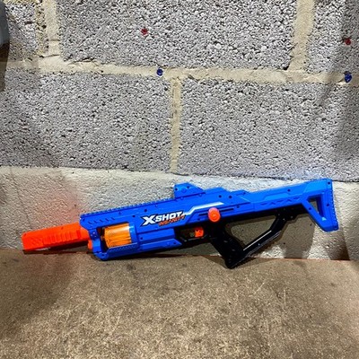 Zuru X-Shot Insanity Berzerko 27M Range Manueller Dart Blaster Spielzeugpistole für Kinder
