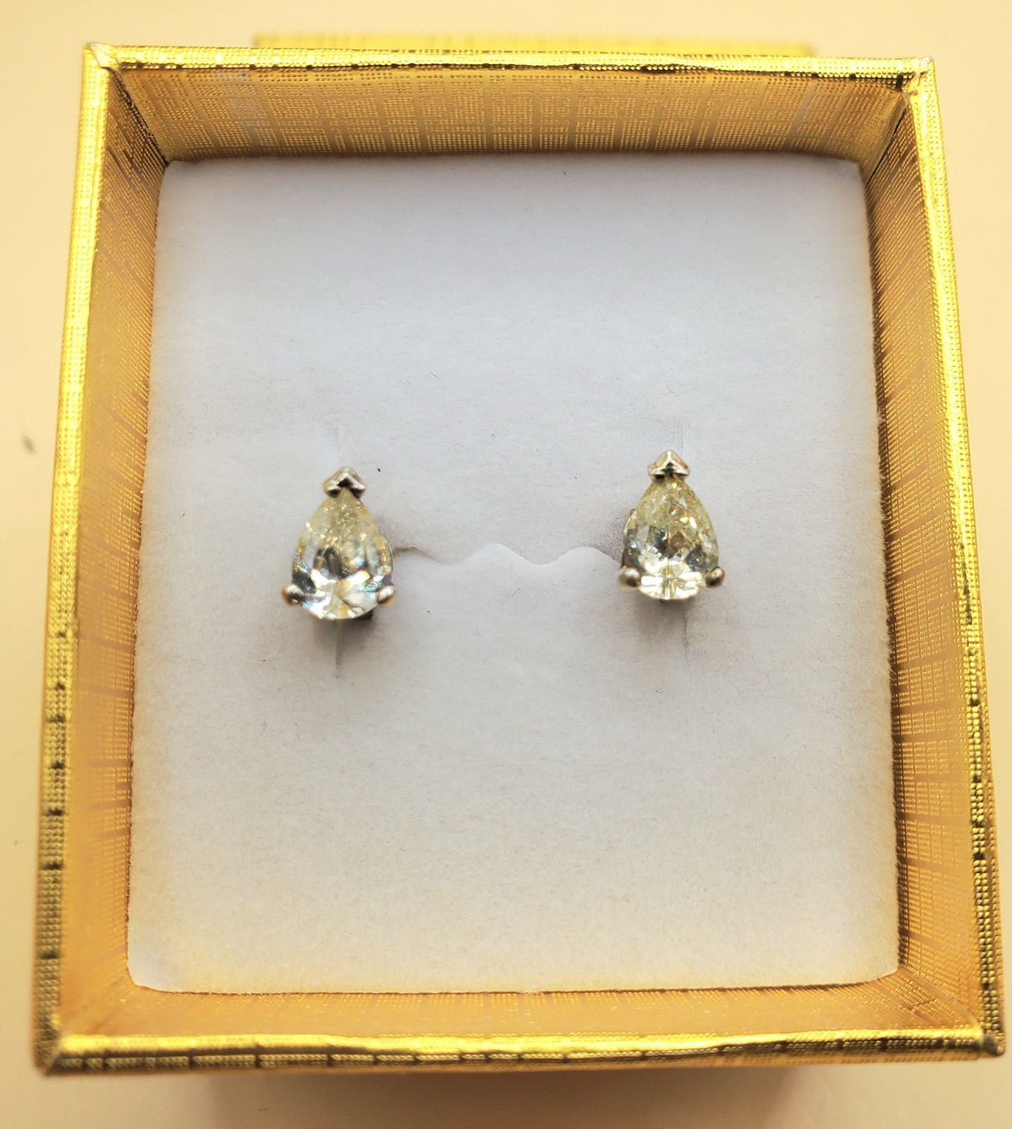 925 Sterling Silver Marked Vtg. Pear Shaped Cubic Zirconia Stud Piered Earrings