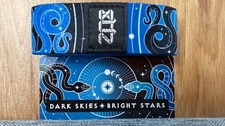 "ZOX DARK SKIES BRIGHT STARS #308" PICCOLO NUOVO CON SCATOLA SPEDIZIONE $6 PER UN MASSIMO DI 8 CINGHIE