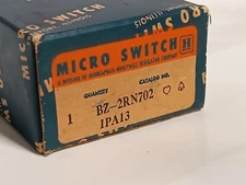 Micro Switch (Honeywell) BZ-2RN702 1PA13 Precision Switch, in original box
