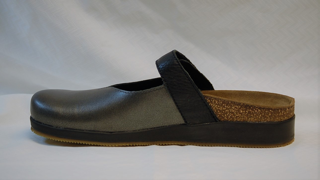 aetrex scarlett clog