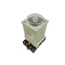 Omron E5C2-R20K Temperature Controller K-Type 0-1200°C 3A 250VAC