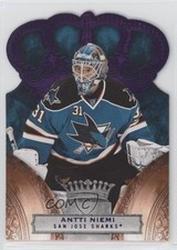 2010-11 Panini Crown Royale Purple 9/25 Antti Niemi #82 0uj7