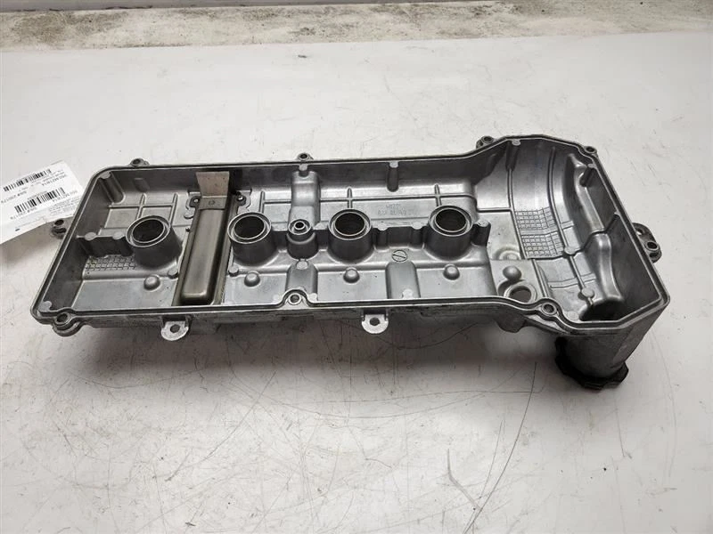2011-2014 Mazda 2 Valve Cover OEM ZJ20-10-220 - Image 4 of 4