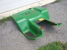 M84504 John Deere Tractor Fender