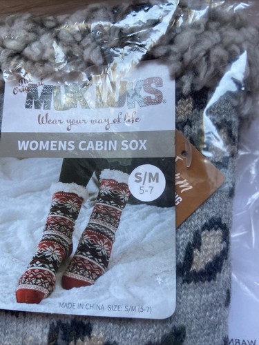 NWT Muk Luks Cabin Slipper Socks Cable Knit Faux Sherpa Lining (S/M) 5-7 - Picture 2 of 2