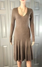 MAX STUDIO Sz M Ribbed Fit & Flare Sweater Dress Low V-Neck Long Sleeve EUC