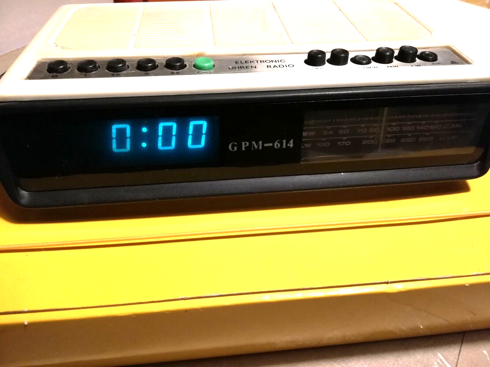 Foto 1 di 10