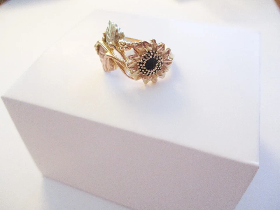 Anillo Girasol Oro Colinas Negras Regalo Navidad, Rushmore Gold Co, Talla 5 Foto 3 de 4