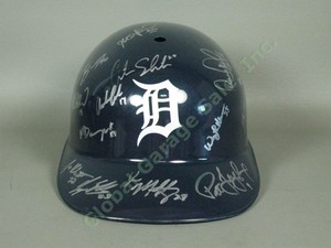 2013-Connecticut-Tigers-Team-Signed-Baseball-Helmet-MiLB-MLB-NYPL-Detroit-NR