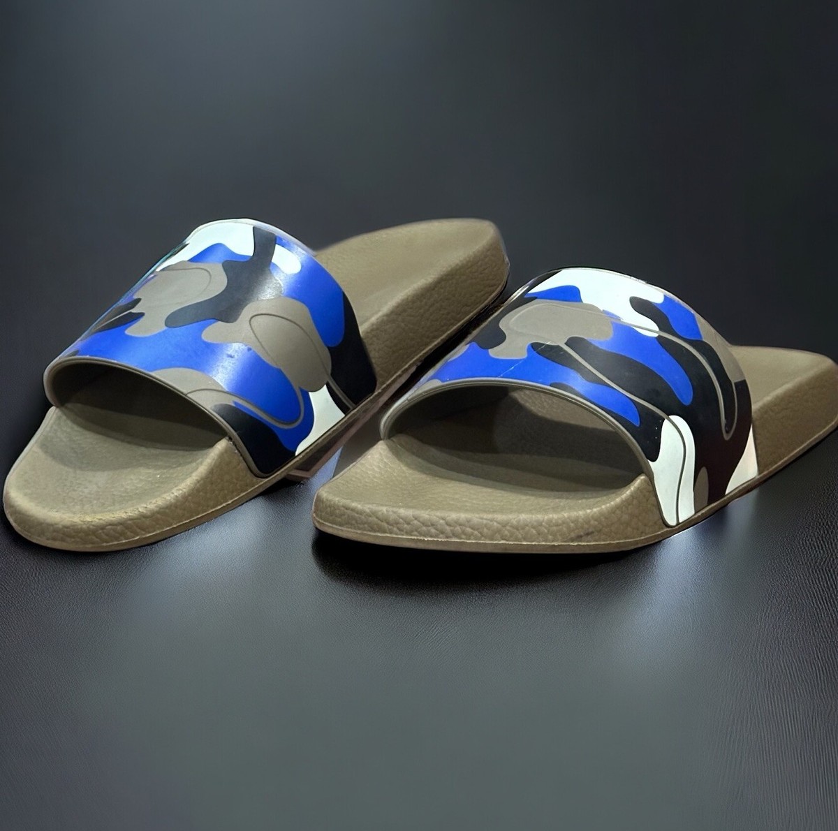 Valentino Red/Multicolor Camo Rubber
Logo Slide Sandals Men\'s Size 43 US 10 VALENTINO GARAVANI Camo Rubber Pool Slide Slip On Sandal  main image 2