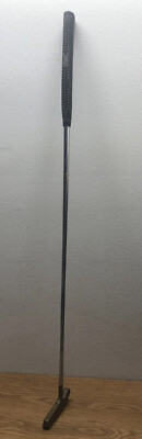Putter Acushnet Bulls Eye - 35.5 Pouces, Acier Cannelé, Talon-arbre Fendu, Droitier (Occasion)