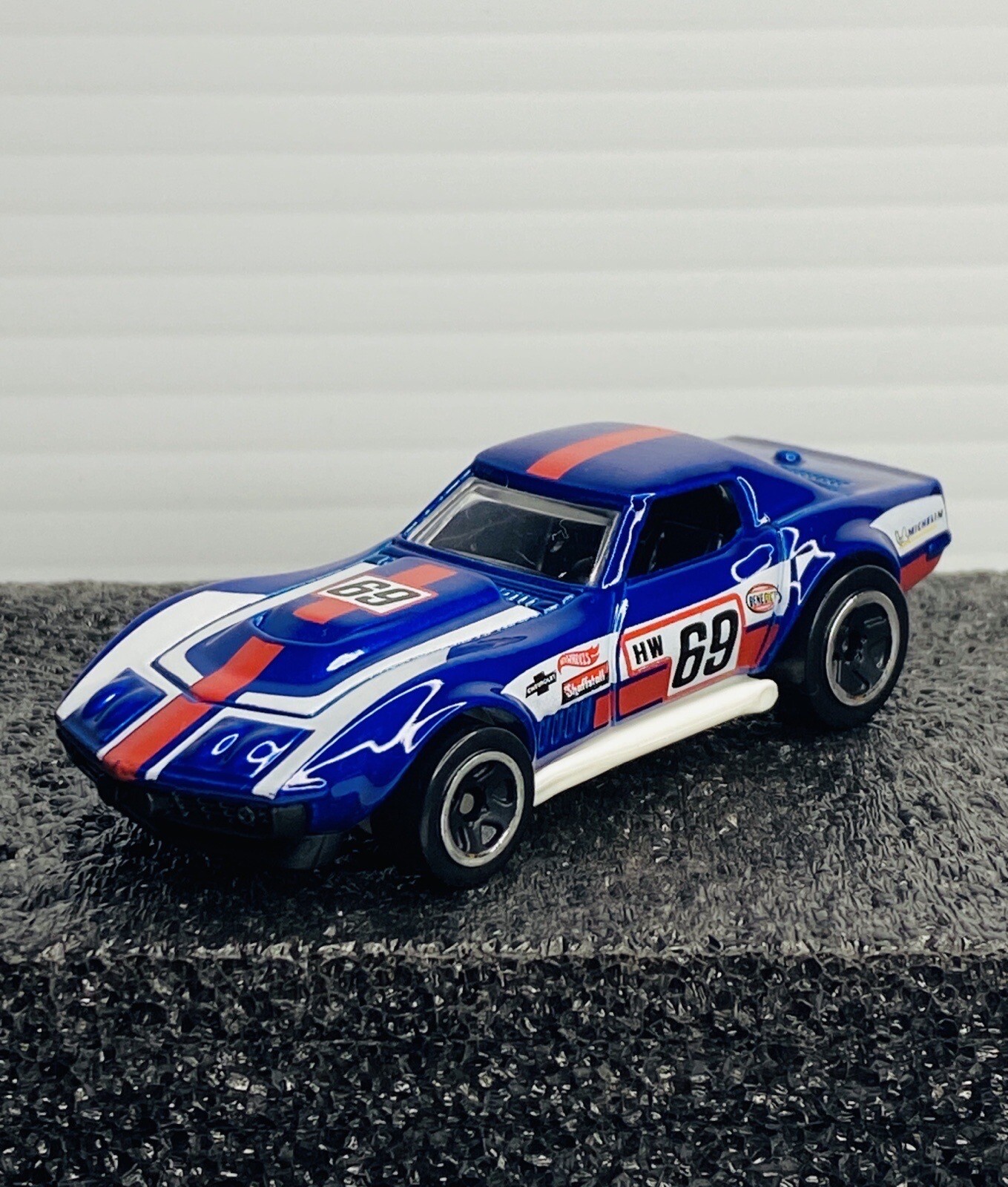 2022 Hot Wheels '69 COPO Corvette Retro Racers 6/10 79/250 Blue / New Loose
