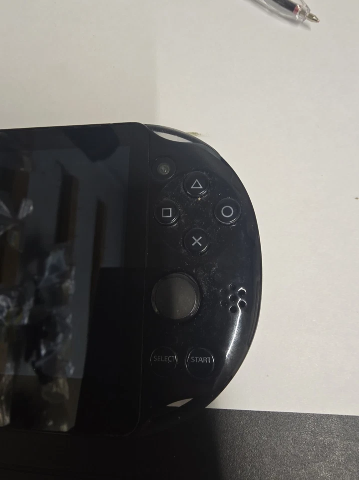 Sony PlayStation Vita, photo 2 of 5
