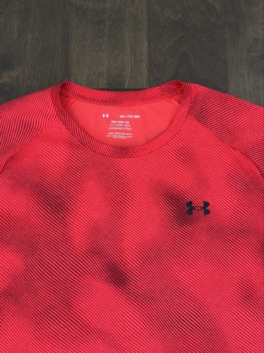 Under Armour Mens The Tech Tee Red Performance Shirt Size 2XL Logo Loose Fit - Picture 2 of 7