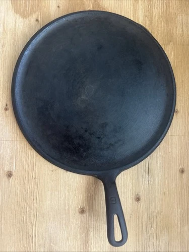 Griswold Cast Iron #9 Griddle #609 A Erie PA --- READ