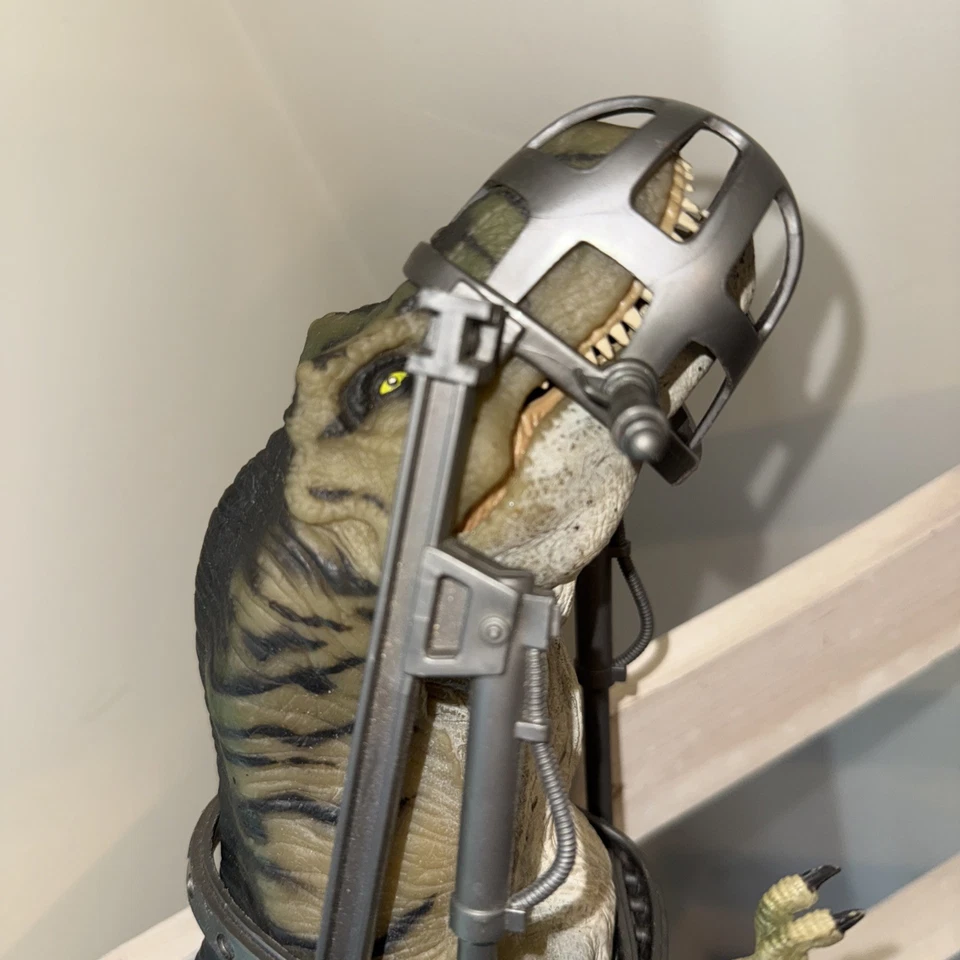 De colección Thrasher TRex JP29 Parque Jurásico El Mundo Perdido 100% Completo con Equipo de Captura Foto 2 de 4