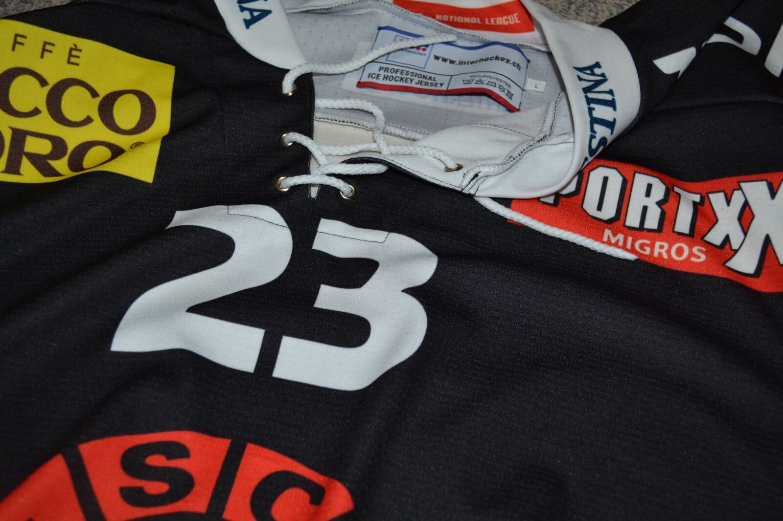 SC Bern 2017 2018 Shirt Simon Bodenmann SIGNED Interhockey Jersey Trikot Size L