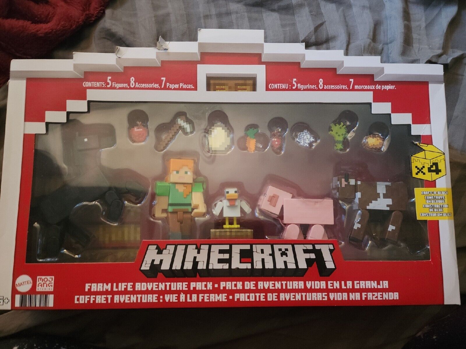 Minecraft Farm Life Adventure Pack Figures, Accessories And Papercraft  Blocks 