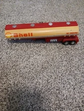 VINTAGE SHELL OIL PLASTIC OIL CARRIER 9" Trailer Only 