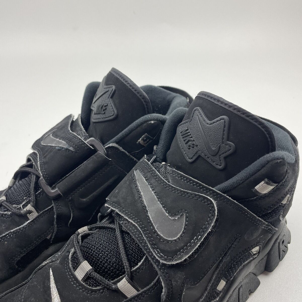 Nike Air Barrage Mid Triple Black Size 11 Men's AT7847-002 Nike Air Barrage Mid Triple Black Size 11 Men's AT7847-002