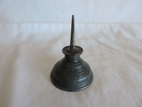 Squat Vintage Oil Can for Sewing Machine or Other Small Machines - Picture 1 of 4