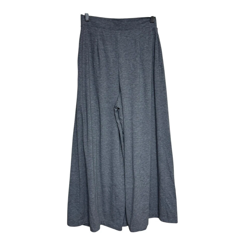 Pantalones cortos plisados de pierna ancha grises UNIQLO talla S Foto 3 de 4