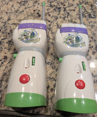 2 DISNEY PIXAR BUZZ LIGHTYEAR OF STAR COMMAND WALKIE TALKIES 2 LIGHTS & SOUNDS