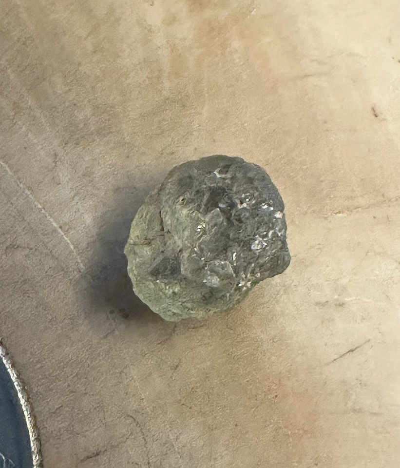 Natural Uncut Yellow Green Montana Sapphire 3.6 CT Approx 9x7x5 mm - Image 4 of 4