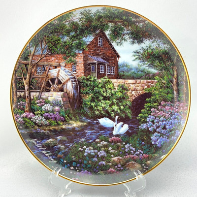 Olde Mill Cottage Franklin Mint Heirloom Plate by Violet Schwenig 24K Trim