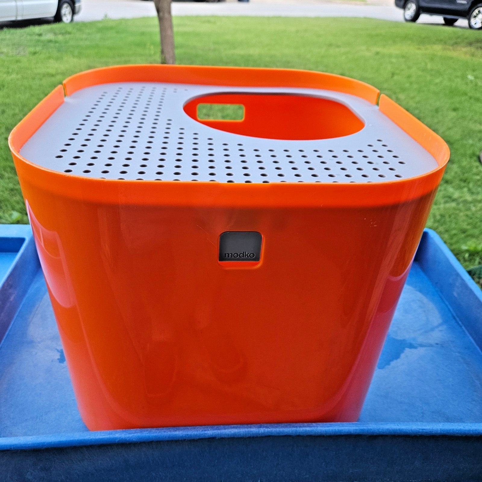 Swivel Lid For Easy Cleaning Reduce Tracking